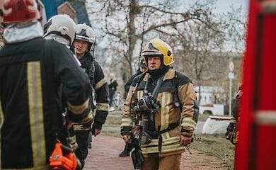 В Киеве на Демеевке горело общежитие