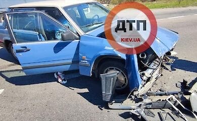 Під Києвом сталася серйозна ДТП: виник затор