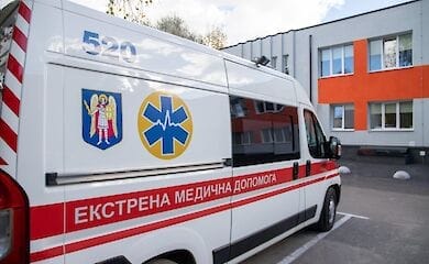Загадкове отруєння в Києві: дитина, її батьки та медики, що прибули на виклик, опинились в лікарні