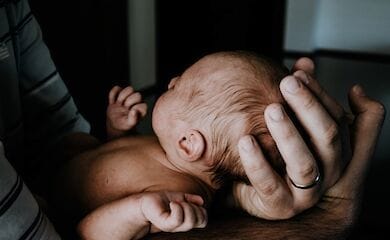 В мире существует катастрофическая нехватка акушерок - ООН
