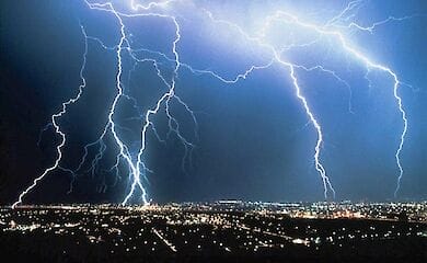 На востоке Украины объявили штормовое предупреждение
