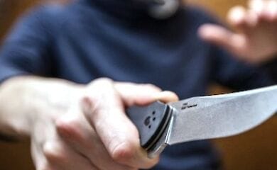 В Виннице от рук неадеквата с ножом пострадали прохожие