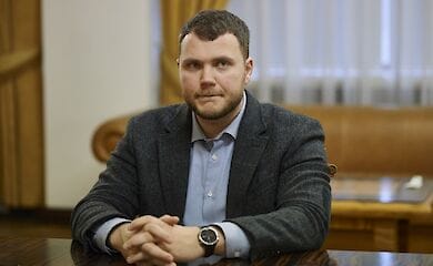 Парламент підтримав відставку трьох міністрів