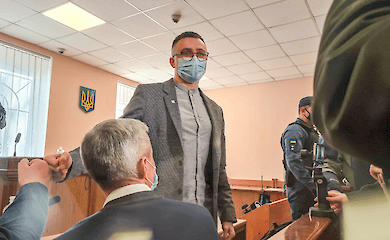Невідомі стріляли по вікнах робочого кабінету судді у справі Стерненко