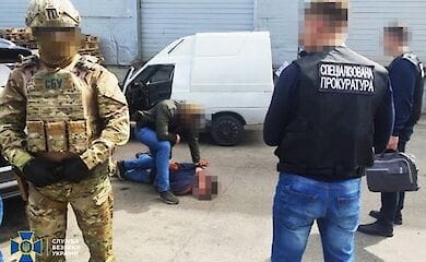 У Черкасах затримали військового, який торгував зброєю