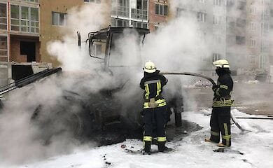 В Киеве в Дарницком районе произошел пожар на стройке