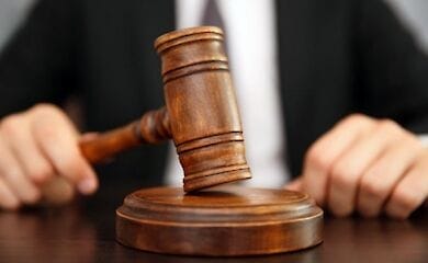 Прокуратура требует через суд вернуть в собственность города здание больницы