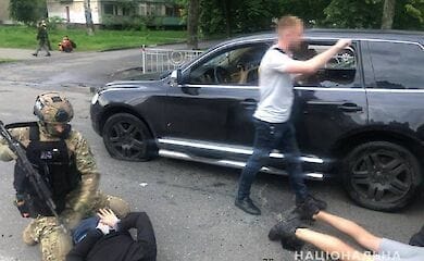 В Киеве четверо мужчин выкрали женщину и требовали выкуп