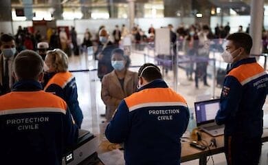ЕС планирует отменить карантинные ограничения из-за COVID с 1 июля для вакцинированных - Guardian