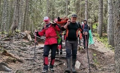 У Карпатах евакуювали киянку з травмою