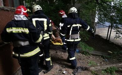 В Киеве мужчина из своей квартиры провалился в подвал