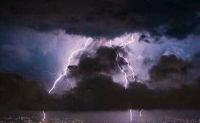 В Україні в результаті негоди без світла залишилися 811 населених пунктів