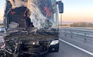 Под Ростовом автобус из Крыма столкнулся с грузовиком
