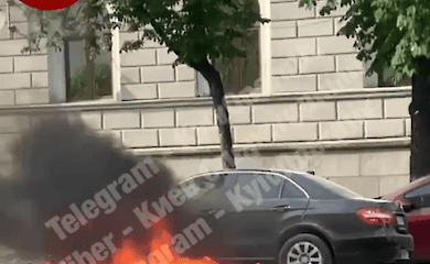 У Києві спалахнуло авто прямо на ходу