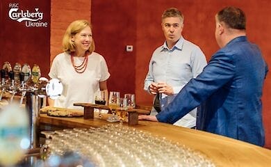 Тимчасова повірена у справах США Крістіна Квін відвідала «Львіварню»