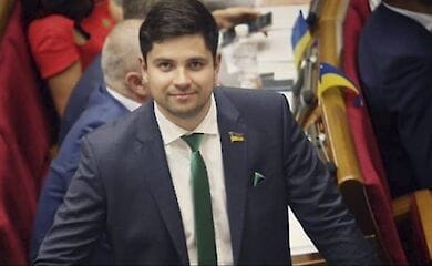 Нардеп пожаловался на грязное белье, которое ему выдали в поезде 