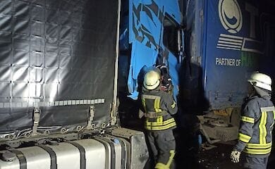 ДТП за участю фур під Києвом: рятувальники розповіли подробиці
