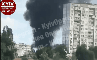 На Березняках жгут автопокрышки