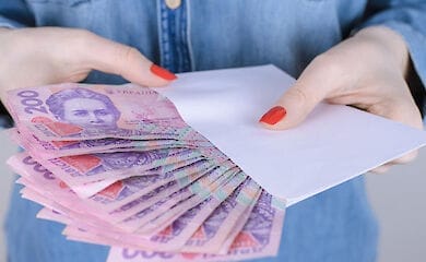 Минимальная зарплата в 2022 году составит 7700 грн