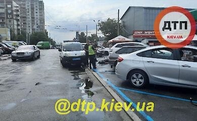 В Киеве на парковке неожиданно умер мужчина