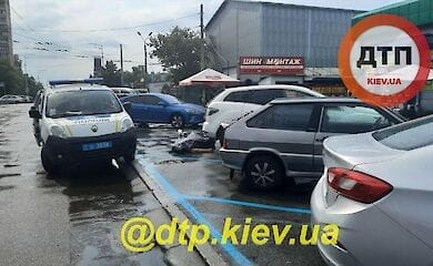 В Киеве на парковке неожиданно умер мужчина