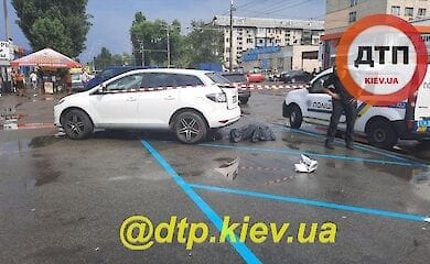 В Киеве на парковке неожиданно умер мужчина