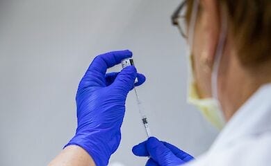 Киян запрошують вакцинуватись від Covid-19 американською вакциною