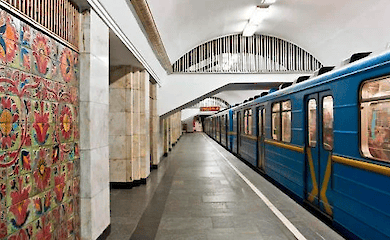 Бійка і сльозогінний газ: що сталося в київському метро