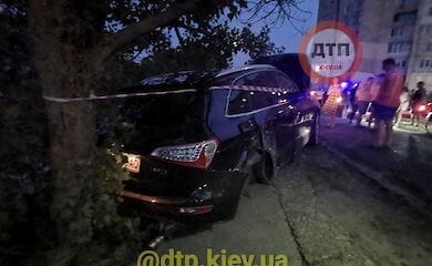 В Киеве на Оболони пьяная судья устроила ДТП