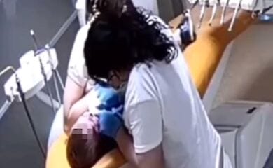 Обвиненную в избиении детей стоматолога из Ровно лишили лицензии