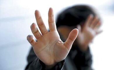 Киянку судитимуть за знущання над матір'ю