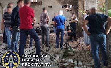 Шестилетнюю харьковчанку мог убить взрослый: Мать подозреваемого в убийстве подростка встретилась с журналистами