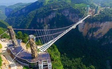 Самая высокая в мире тарзанка появилась в Китае