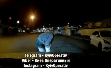 В Киеве под колеса машин бросались подростки