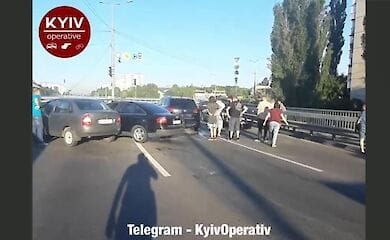 В Киеве на Борщаговке масштабное ДТП: столкнулись сразу 5 авто