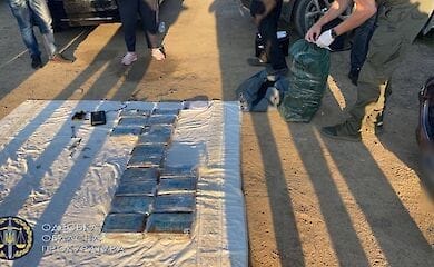 50 брикетов кокаина из Эквадора в контейнерах с бананами - задержаны члены международной преступной группировки