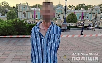 На столичному Печерську чоловік стверджував, що має вибухівку