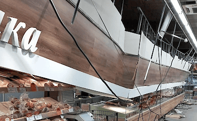 В Кривом Роге в супермаркете на покупателя упал потолок