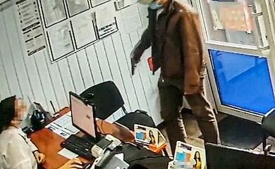 Угрожал оружием и грабил: в Киеве задержали злоумышленника