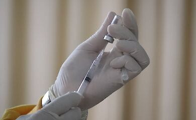 Австрия безвозмездно передаст Украине полмиллиона доз вакцины AstraZeneca