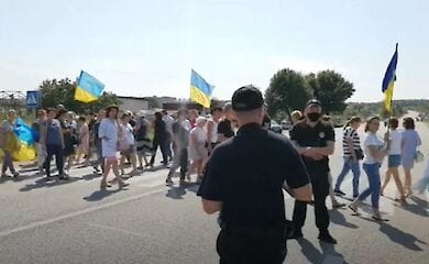 Медики в Слов'янську перекривали трасу через зарплатних боргів. Фото: Вадим Лях