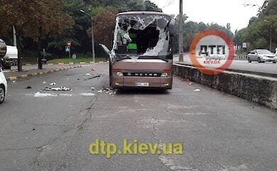У Києві перекинувся автобус Кишинів-Москва, є постраждалі