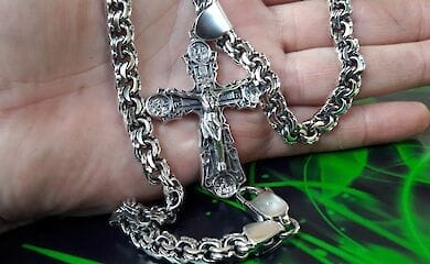 Как выбрать серебряный крестик для мужчины