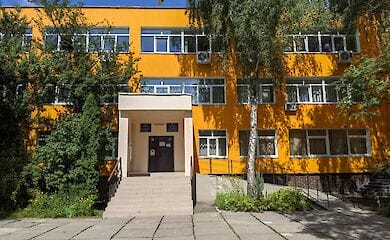 В одній зі столичних шкіл з'явився ліфт