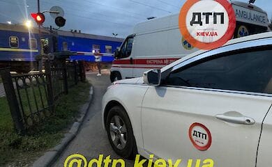 В Киеве мужчина попал под поезд