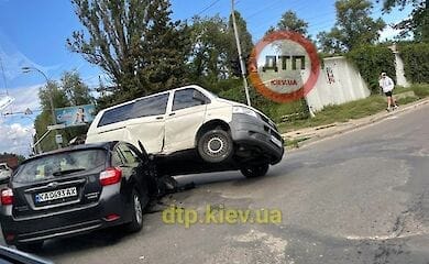 В Киеве в Голосеево произошло ДТП