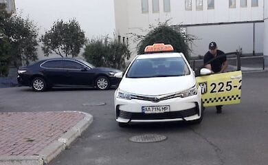 Полиция открыла уголовное дело из-за нападения таксиста на пожилых итальянок