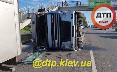 На Одесской трассе под Киевом тянучка из-за ночного ДТП