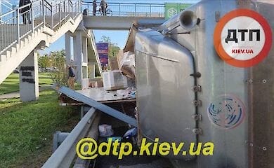 На Одесской трассе под Киевом тянучка из-за ночного ДТП