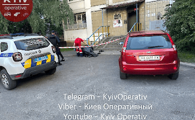В Киеве на Левом берегу из окна выпал человек